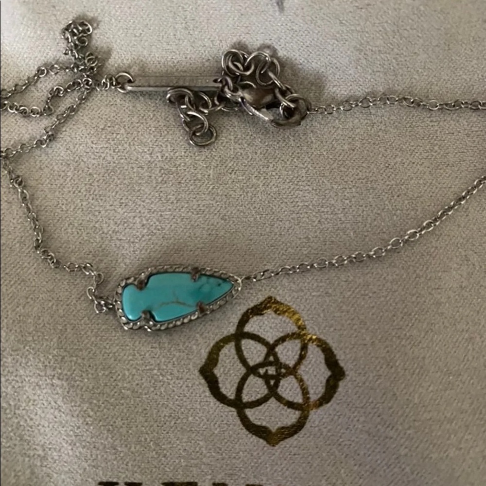 ISO Kendra Scott  ARROWHEAD